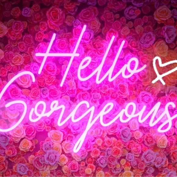 “Hello Gorgeous” light up pink LED sign with on off button and USB power supply. - Picture 4 of 6